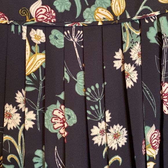 Loft Valley Dark Floral Silky Pleated Skirt Women’s 27 Inch Waist Loft SZ 0 - Picture 4 of 12